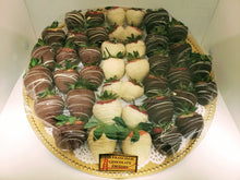 Load image into Gallery viewer, Strawberry Platter *PICK UP OR DELIVERY ONLY*
