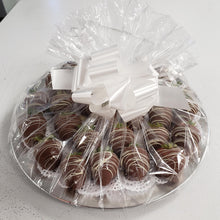 Load image into Gallery viewer, Strawberry Platter *PICK UP OR DELIVERY ONLY*
