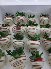 Load image into Gallery viewer, Strawberries  *PICK UP OR DELIVERY ONLY*
