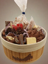 Load image into Gallery viewer, Beautiful gift basket, which includes 1 caramel apple, 1 slice of fudge, and 1 pound of assorted gourmet chocolates
